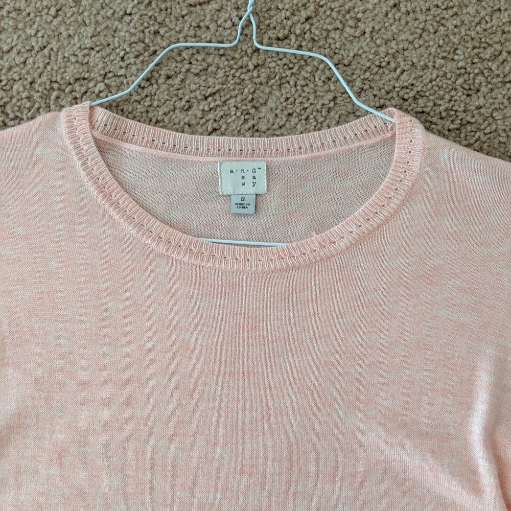 Pink sweater - Picture 2 of 3